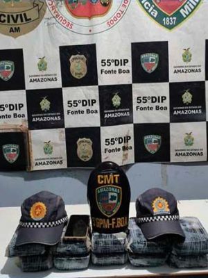 A Polícia Militar do Amazonas (PMAM), por meio do 5° Grupamento de Polícia Militar (GPM), prendeu na madrugada do último sábado, (28), um homem de origem venezuelana, suspeito de tráfico de drogas, no município de Fonte Boa, distante cerca de 678 quilômetros de Manaus.