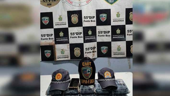 A Polícia Militar do Amazonas (PMAM), por meio do 5° Grupamento de Polícia Militar (GPM), prendeu na madrugada do último sábado, (28), um homem de origem venezuelana, suspeito de tráfico de drogas, no município de Fonte Boa, distante cerca de 678 quilômetros de Manaus.