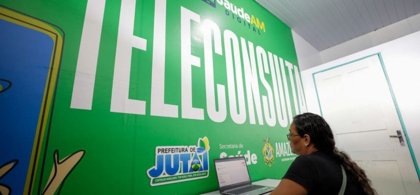 O governador Wilson Lima inaugurou, nesta quinta-feira (24/07), duas novas estruturas do programa Telessaúde, desta vez nos municípios de Jutaí e Fonte Boa, no interior do Amazonas. Com as novas unidades, o Governo do Estado alcança 24 municípios contemplados com estruturas completas para atendimento especializado a distância, por meio do Saúde AM Digital. A ação reforça a estratégia estadual de interiorização da saúde e de ampliação do acesso da população a serviços com tecnologia e qualidade.