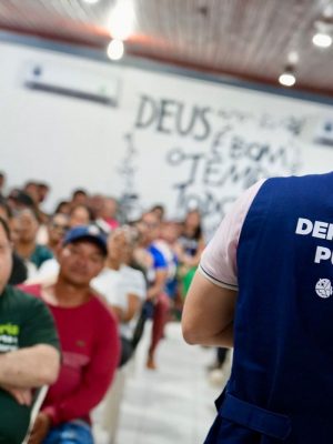 A Defensoria Pública do Estado do Amazonas (DPE-AM) realizou, entre os dias 15 e 18 de setembro, mais de 450 atendimentos gratuitos durante um mutirão jurídico no município de Fonte Boa, (distante 678 quilômetros de Manaus). A iniciativa teve como objetivo aproximar a instituição da população local, oferecendo serviços presenciais em áreas como registros públicos e família, especialmente para assistidos que enfrentam dificuldades de acesso ao atendimento virtual.